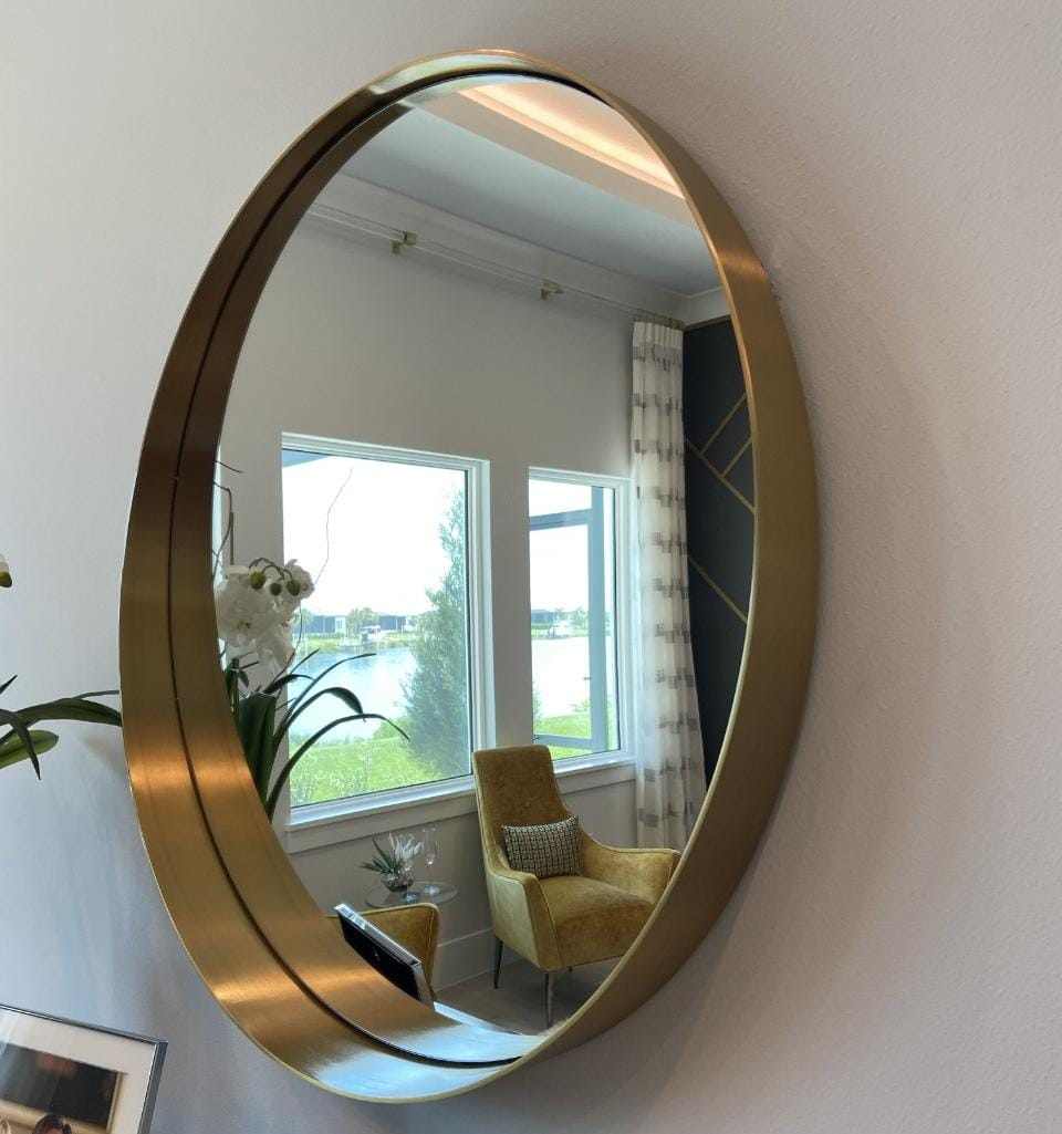 Effinito Mirror