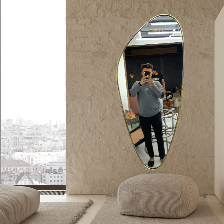 Arristo Mirror