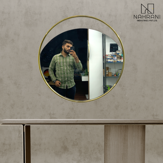 Ariso Mirror
