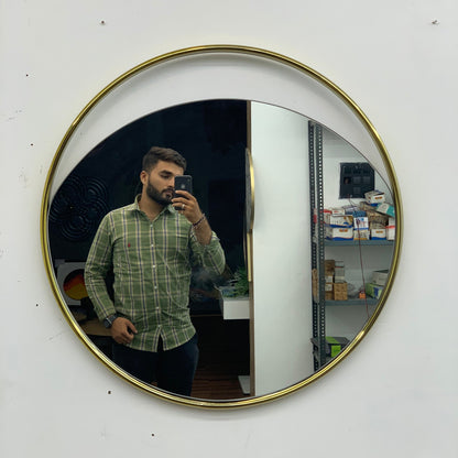 Ariso Mirror